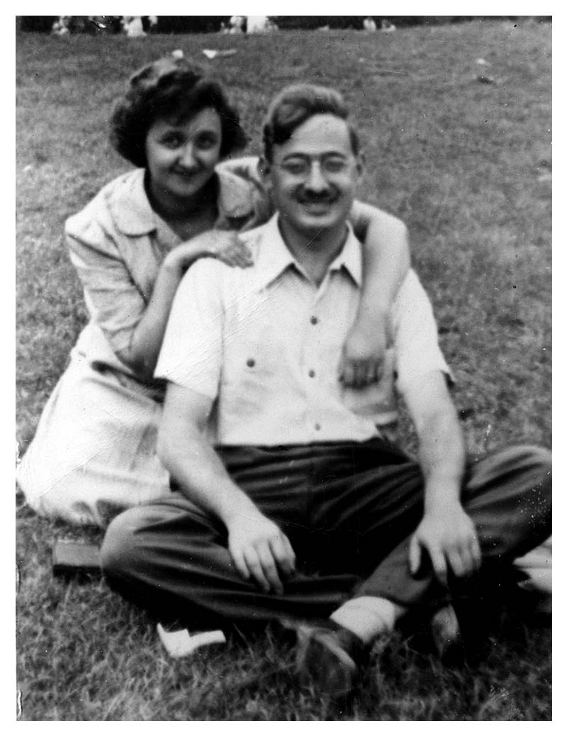 Ethel and Julius Rosenberg in Park circa 1942